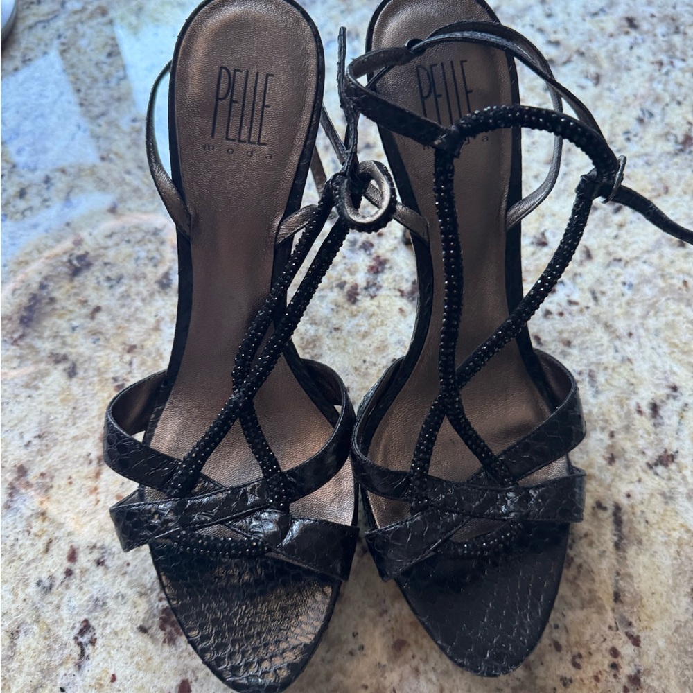 Pelle Moda Crystal Embellished Platform High Heels Evening Sandals Size 8M